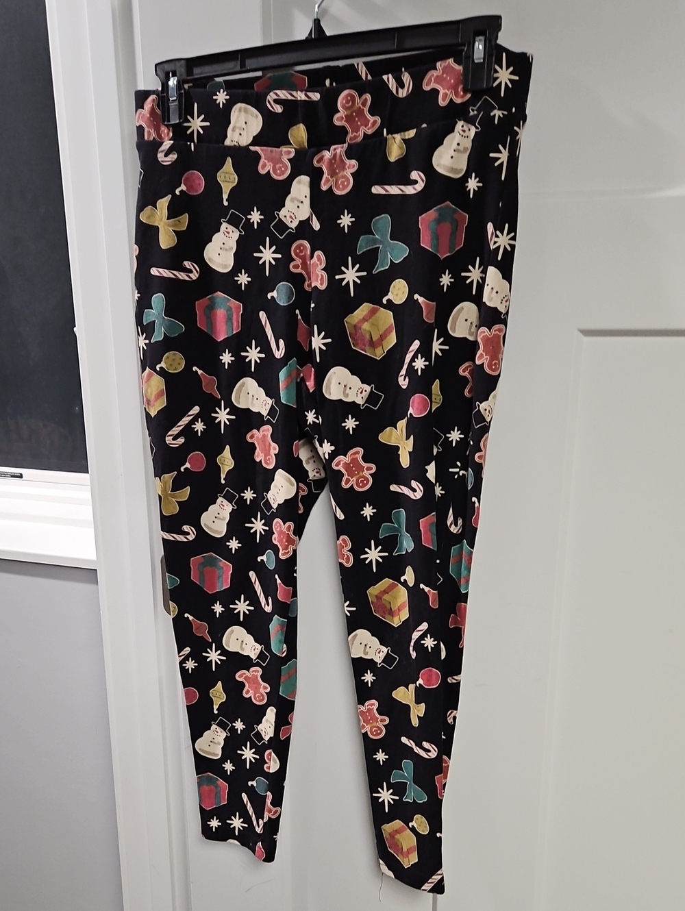 torrid Black Holiday Icon Leggings with Multicolor Candy & Snowmen